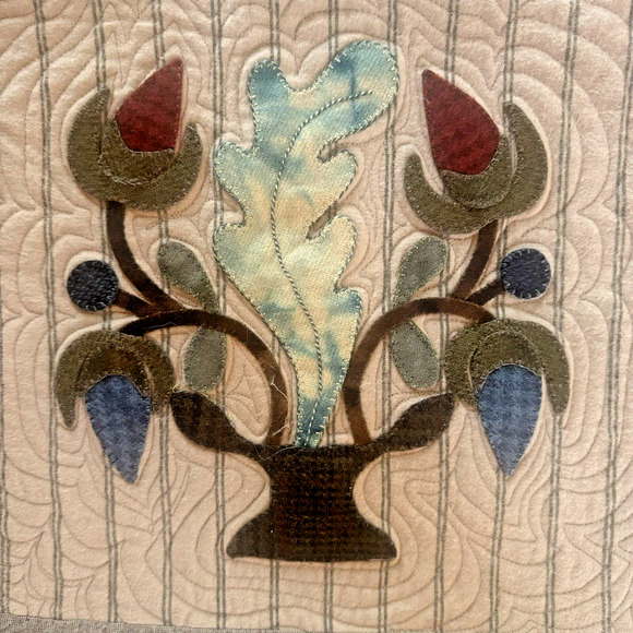 MUSEUM QUALITY Vintage Tulip Medallion Applique Antique Quilt Tapestry 57x45 - Picture 8 of 16